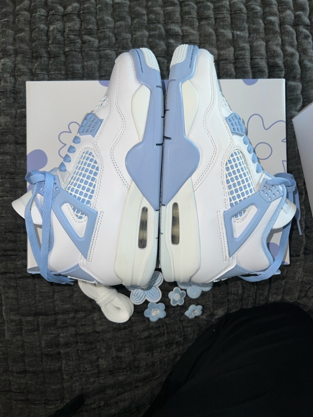 Limited Edition Women’s Air Jordan 4 Retro “Forget Me Not” - Picture 3 of 9